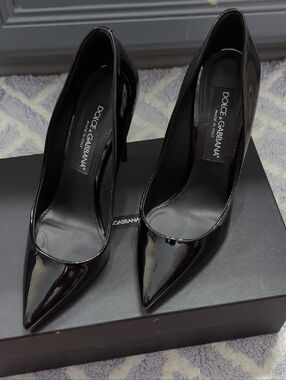 Dolce & Gabbana Black Patent Pointed Toe Stiletto Pumps 105 mm(4 .1 Inches)